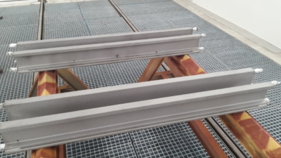 Glissières en céramique polymère